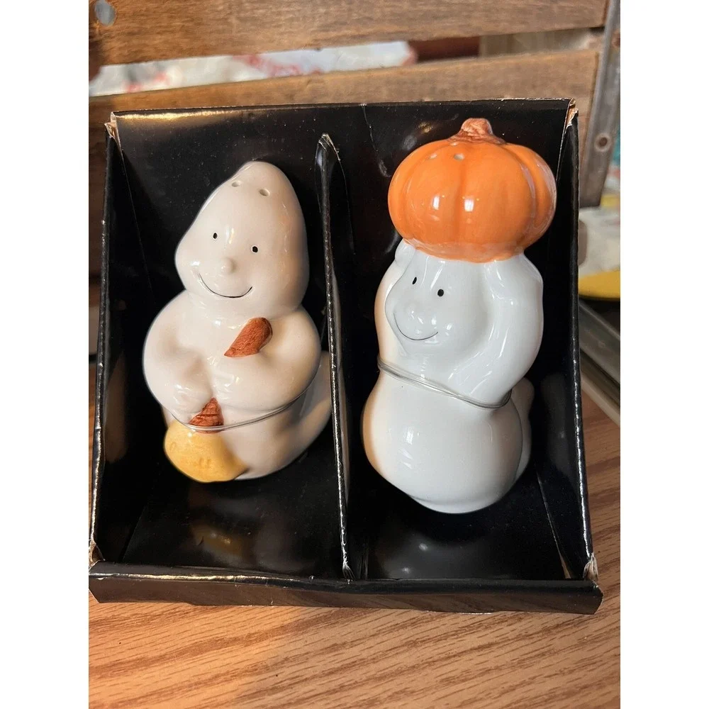 NEW Glossy Ceramic Friendly Ghost Halloween Salt & Pepper Shakers Party Supplies